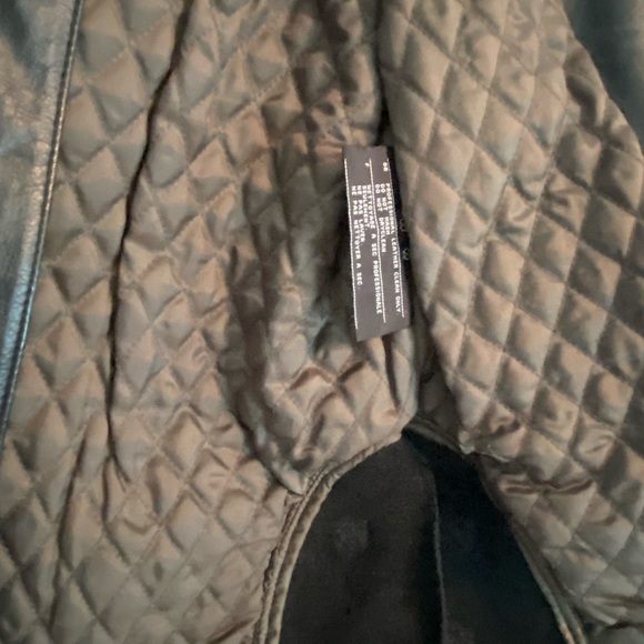 Like New Genuine Leather Harley Davidson Jacket 🏍 - Picture 8 of 12